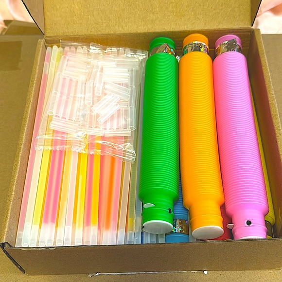 *NWT* 108pc glow stick fidgets - Picture 1 of 1